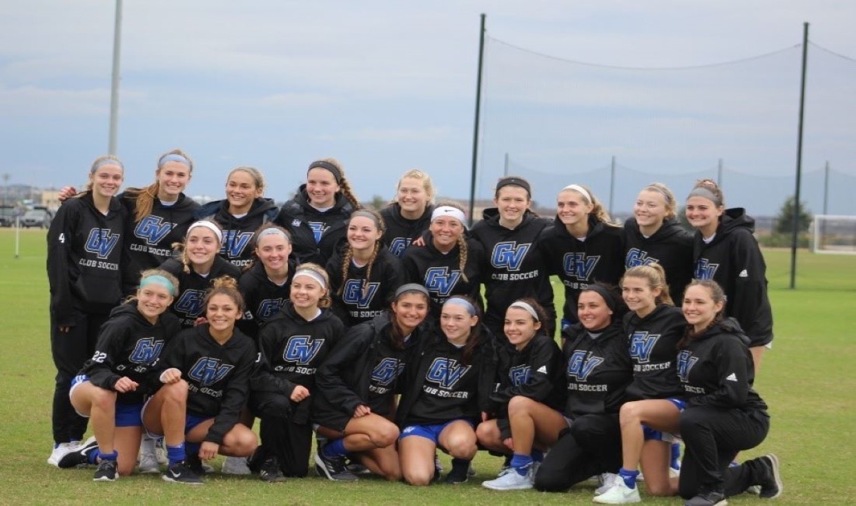 Women's Soccer club poses at 2019 National Championship in Texas.